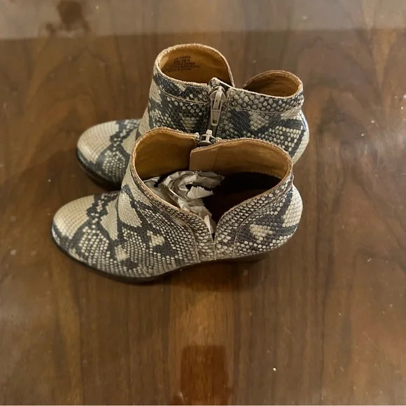 Leather Lucky🍀 brand Snakeprint Booties -S-6M - Picture 7 of 9